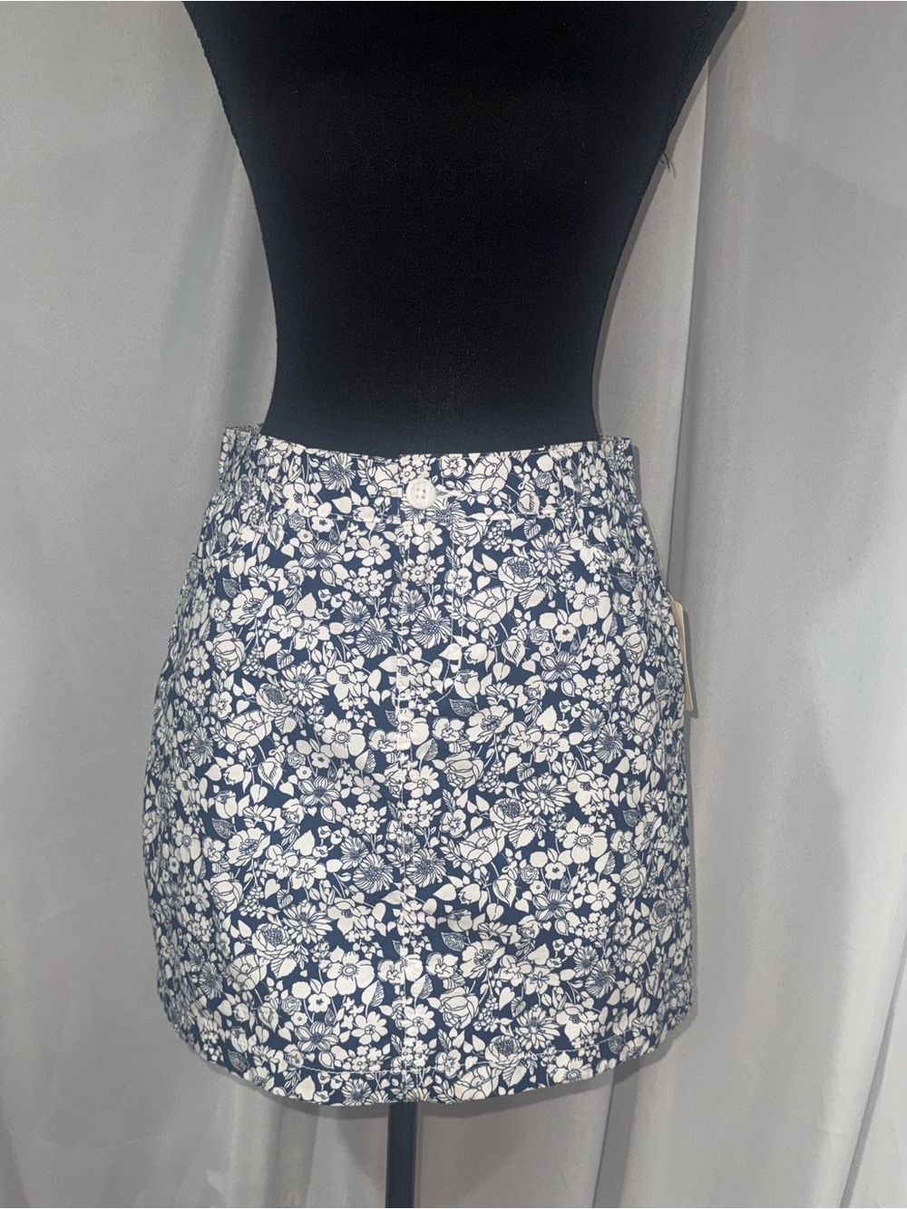 St. John's Bay Navy & White Floral Button-Front Mini Skirt